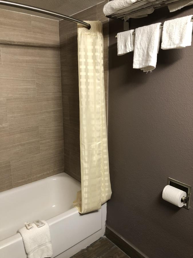 Economy Inn North Randall Luaran gambar
